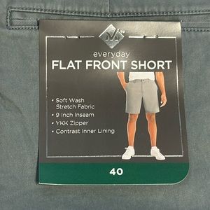 🆕 Men’s Shorts Size 40W Gray